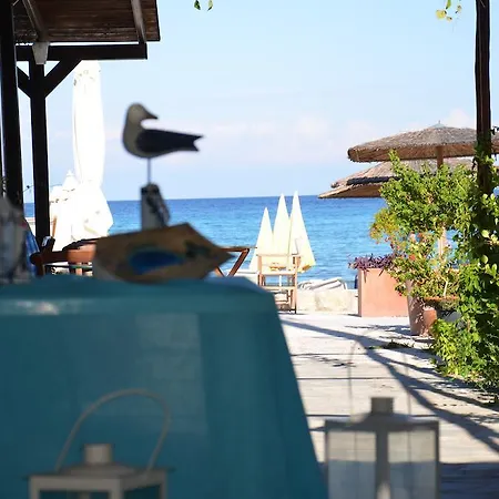 Hotel Chrisi Akti